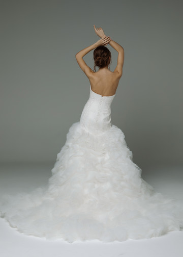 Платье Жаклин, 2019, одежда, платье, свадебное, молочно-белый, сетка, вышивка, шлейф, шнуровка, русалка, архив