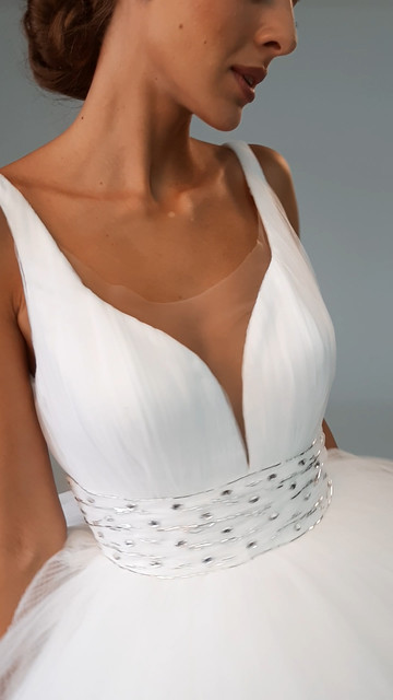 Платье Вивьен, 2020, одежда, платье, свадебное, молочно-белый, сетка, вышивка, А-силуэт, шлейф, архив