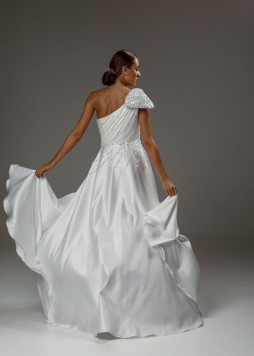 Платье Дебора, 2020, одежда, платье, свадебное, молочно-белый, атлас, вышивка, А-силуэт, архив