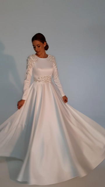 Sara gown, 2020, couture, dress, bridal, off-white, embroidery, sleeves, A-line, archive