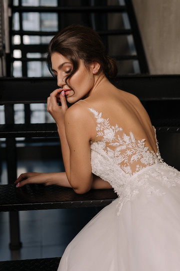 Adele gown, 2019, couture, dress, bridal, off-white, lace, A-line, train, tulle, archive