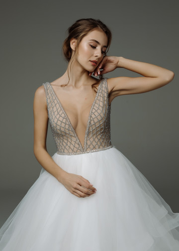 Платье Мэриан, 2019, одежда, платье, свадебное, молочно-белый, сетка, вышивка, шлейф, А-силуэт