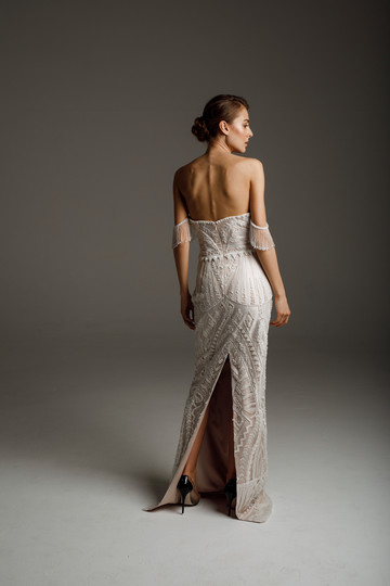 Платье Беатрис, 2020, одежда, платье, свадебное, пудровый, кружево, вышивка, прямой силуэт, популярное
