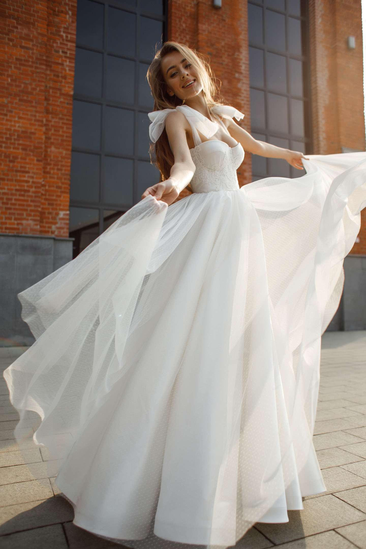Платье Розали, 2020, одежда, платье, свадебное, молочно-белый, кружево, бежевый, вышивка, А-силуэт, шнуровка, популярное