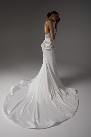 Платье Ребекка, 2021, одежда, платье, свадебное, молочно-белый, сетка, вышивка, русалка, шлейф, баска