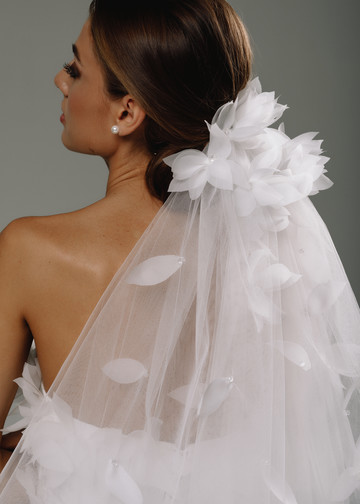 Veil with 3D flowers, 2020, accessories, veil, bridal, off-white, tulle, Jasmin