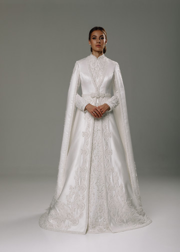 Roxana gown, 2020, couture, dress, bridal, off-white, lace, Roxana, embroidery, A-line, sleeves, train, satin, archive