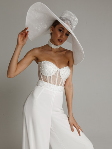 Wide-brimmed hat, accessories, headdress, bridal, off-white, beaded bridal suit, hat
