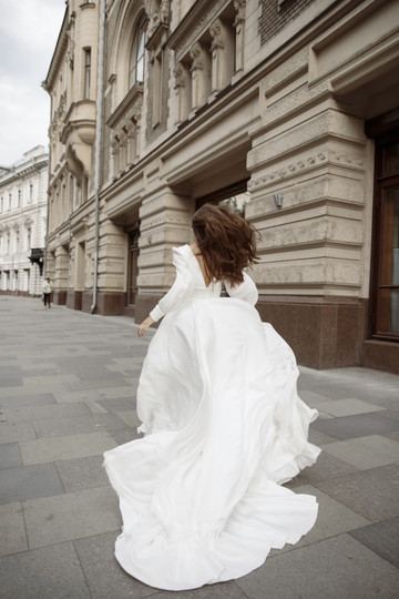 Платье Ариэль, 2021, одежда, платье, свадебное, молочно-белый, шифон, А-силуэт, вышивка, рукава, шлейф, архив