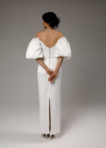 Платье с объемными рукавами, 2021, одежда, платье, свадебное, молочно-белый, вышивка, прямой силуэт, рукава