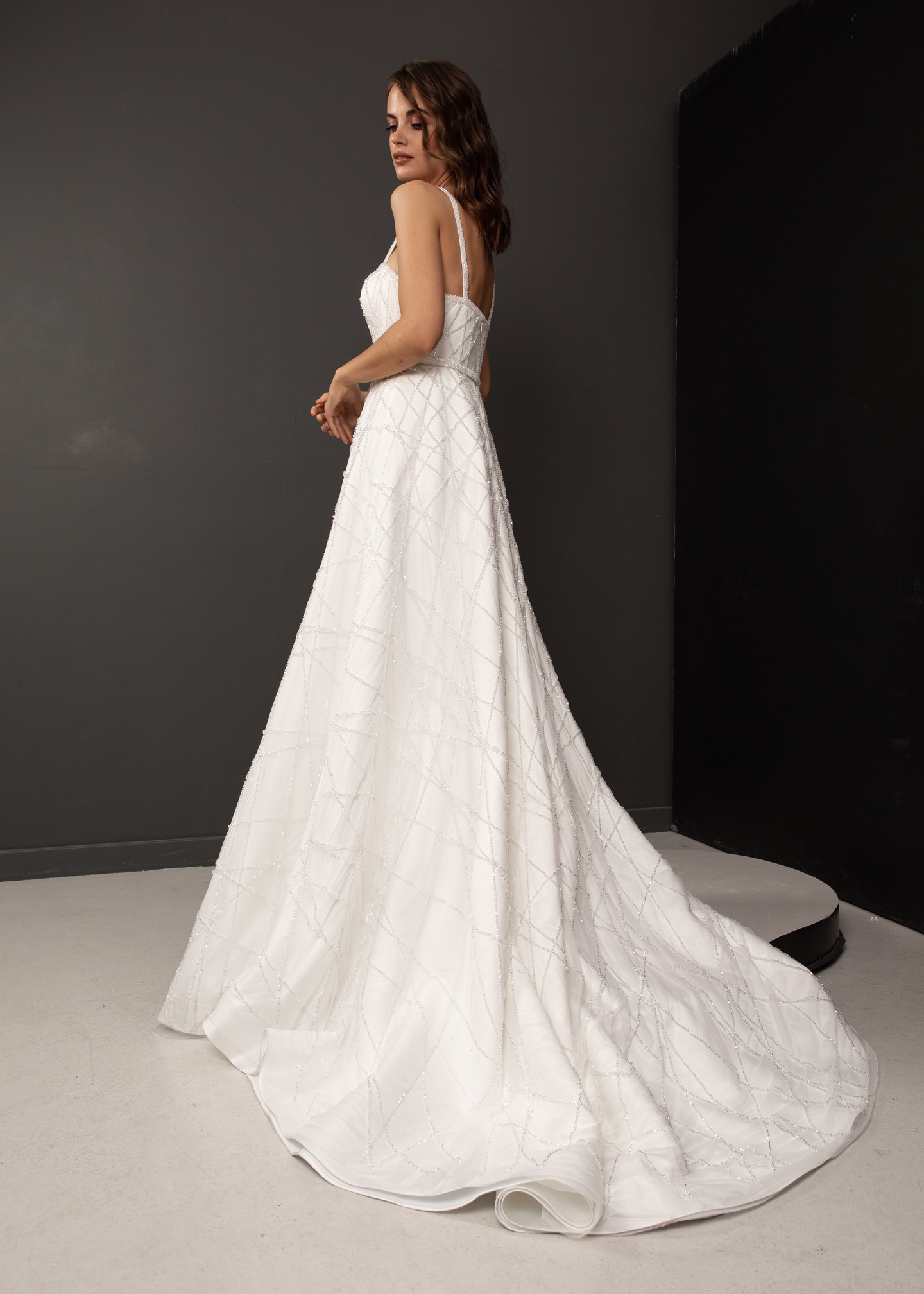 Платье Габи, 2021, одежда, платье, свадебное, молочно-белый, вышивка, А-силуэт, шлейф