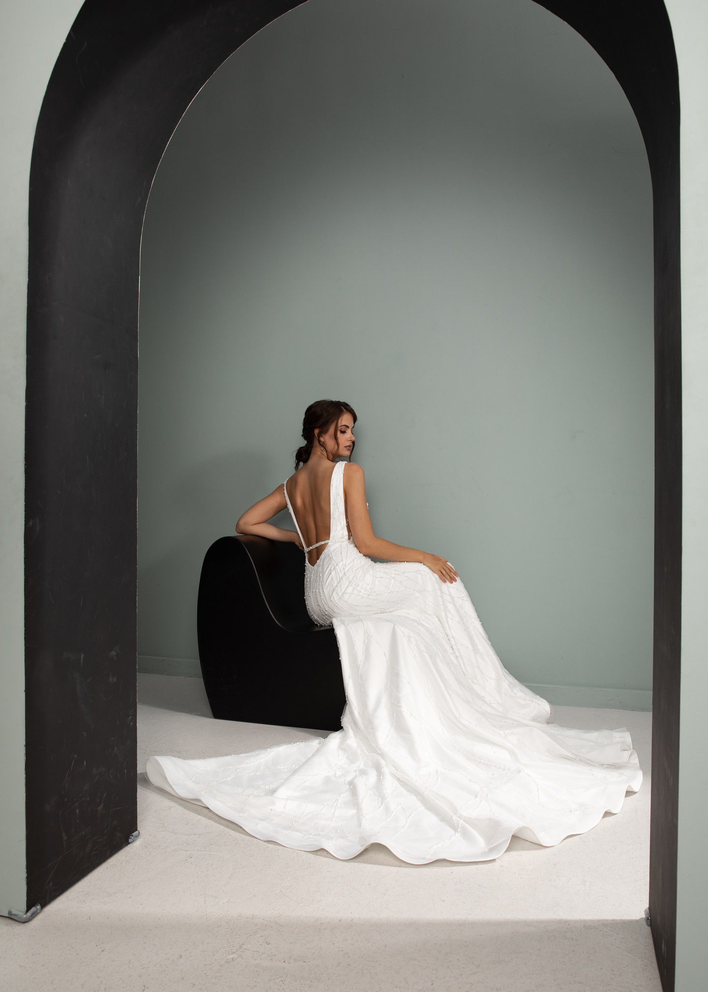 Aelita dress, 2021, couture, dress, bridal, off-white, embroidery, sheath silhouette, train