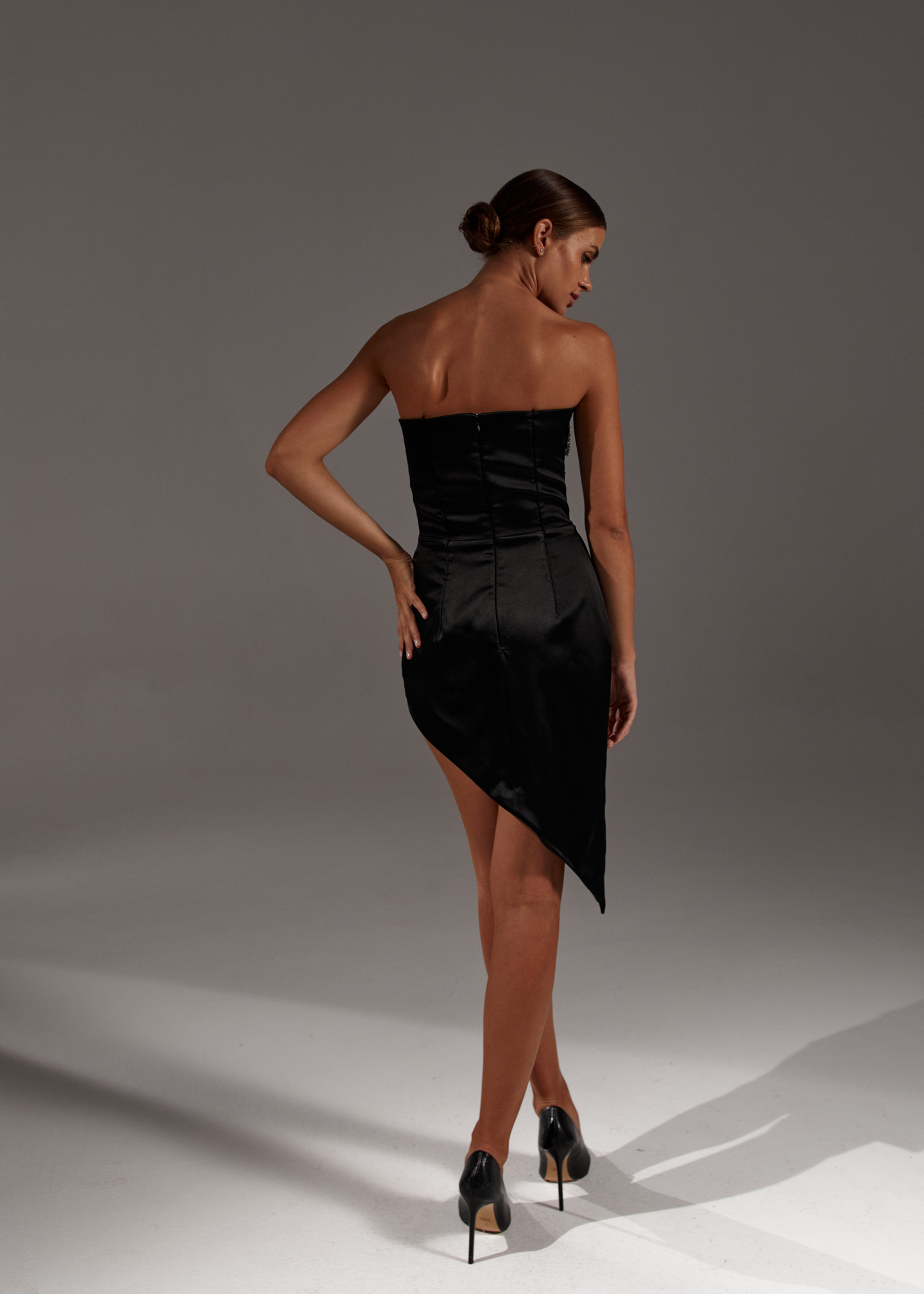 Платье Латица, 2021, одежда, платье, вечернее, черный, вышивка, прямой силуэт