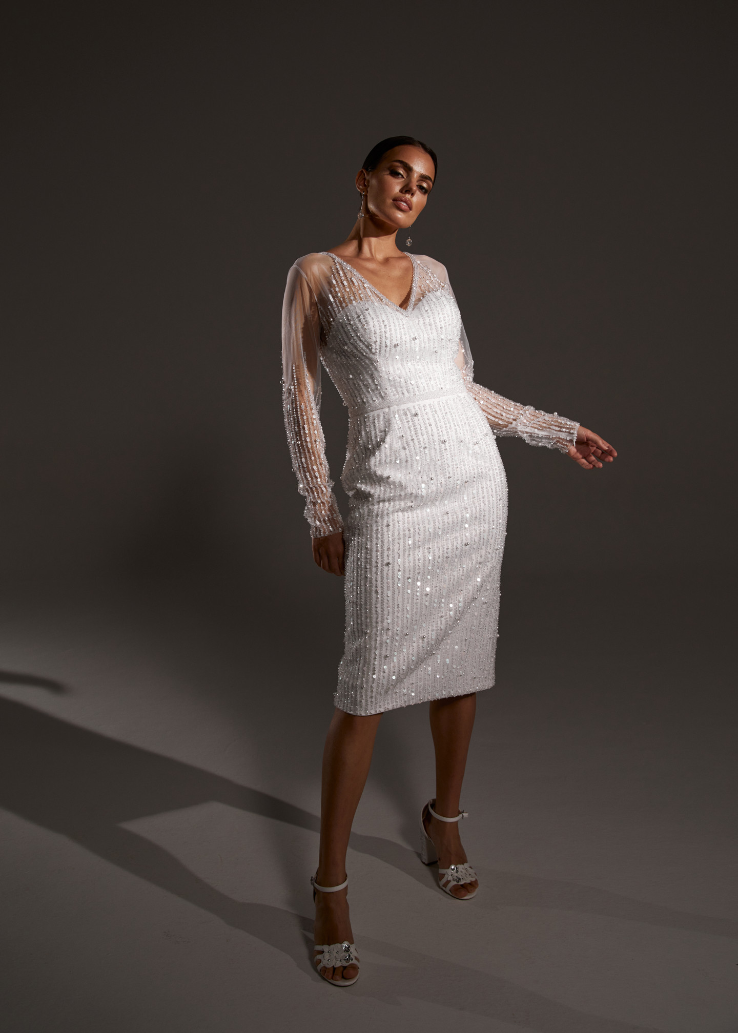 Платье Ари, 2021, одежда, платье, свадебное, молочно-белый, вышивка, прямой силуэт, рукава