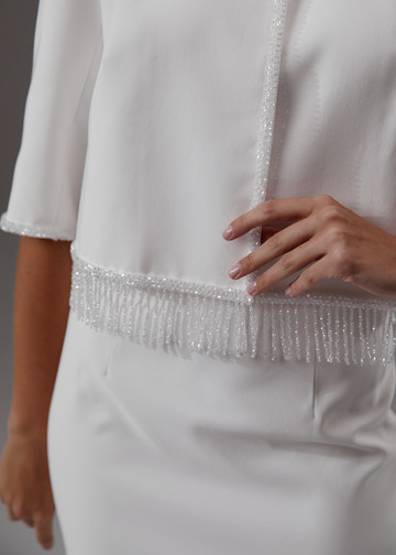 Жакет с бахромой, 2023, одежда, жакет, свадебное, молочно-белый, свадебный костюм с бахромой, вышивка, рукава